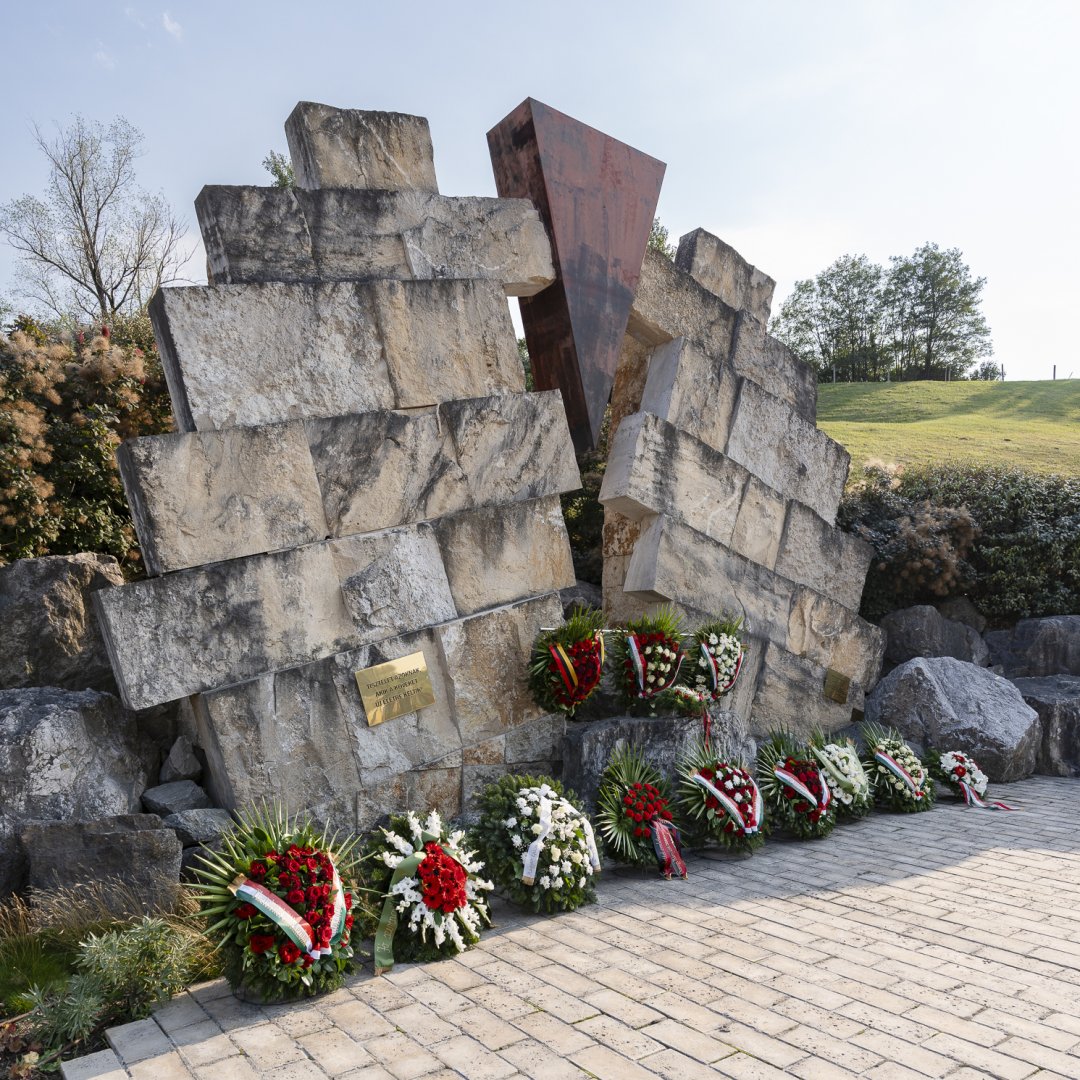 Tiszteletadás és közös ünneplés a dorogi bányászati hagyományok előtt