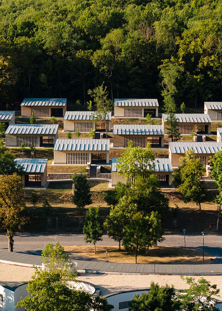 Középület kategória I.